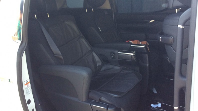 内装後方シート