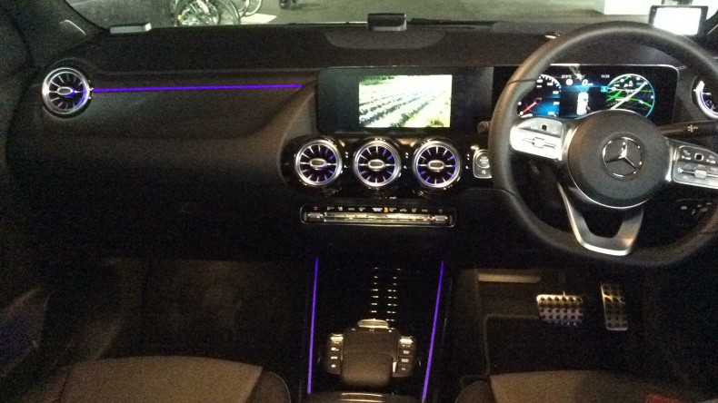 内装インパネ全体