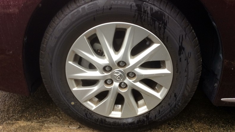 タイヤホイール前