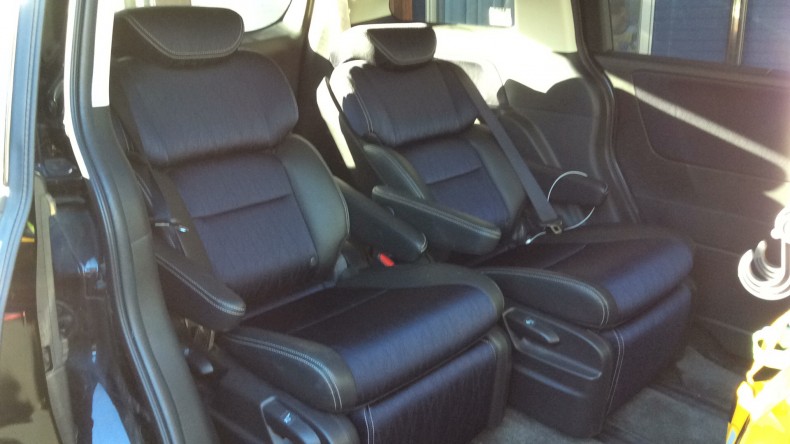 内装後方シート