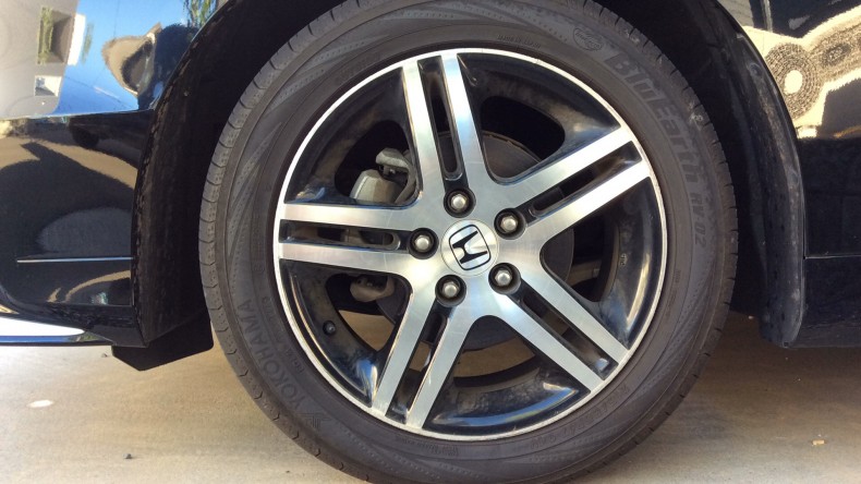 タイヤホイール前