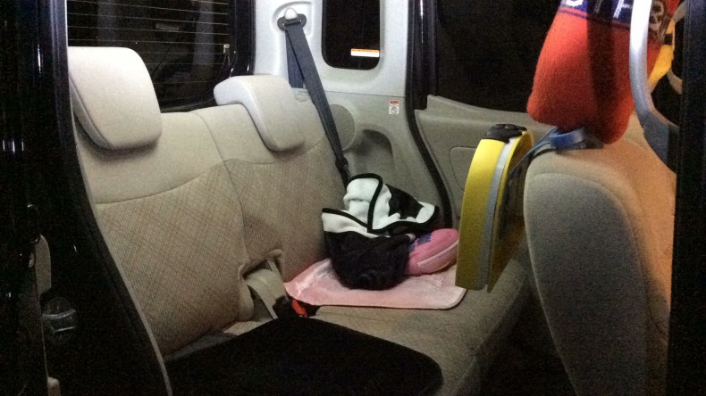 内装後方シート