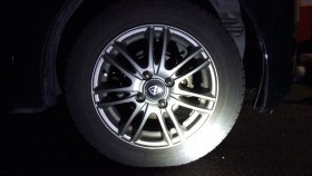 タイヤホイール前