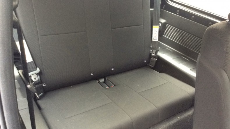 内装後方シート