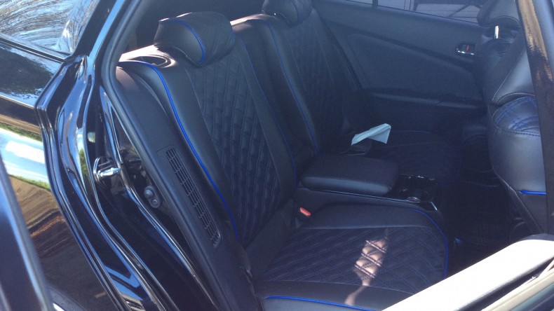 内装後方シート