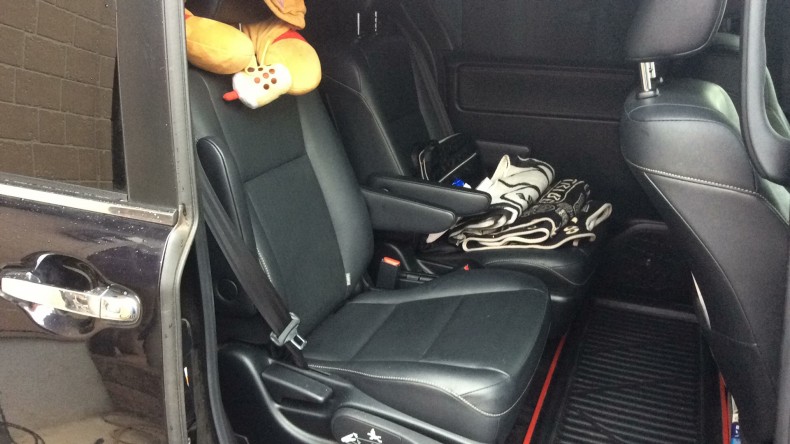 内装後方シート