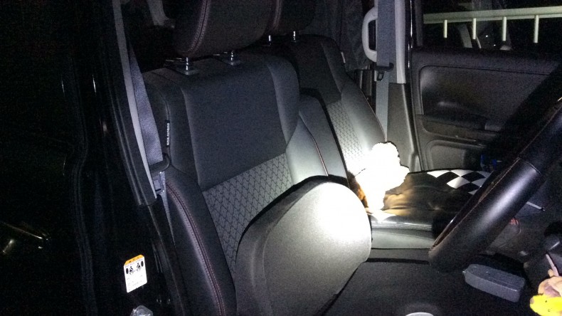 内装前方シート