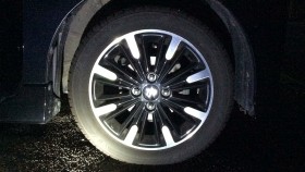 タイヤホイール前