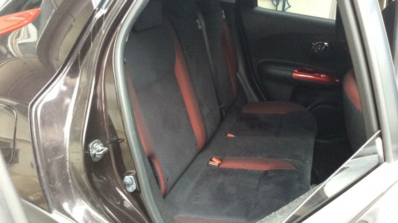 内装後方シート