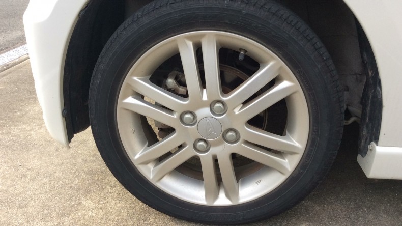 タイヤホイール前