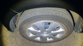 タイヤホイール前