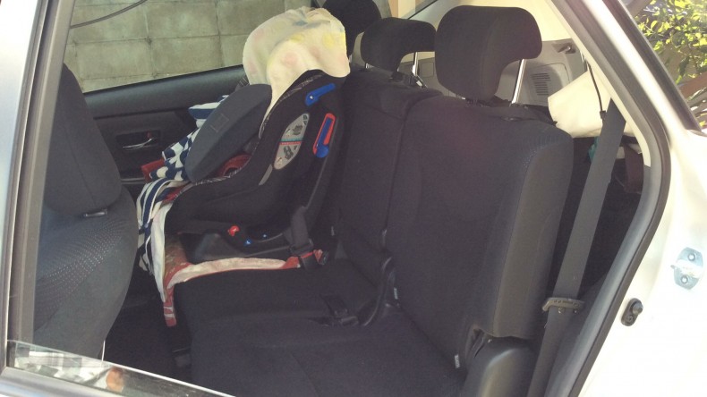 内装後方シート