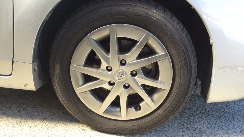 タイヤホイール前