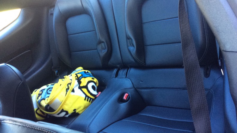 内装後方シート