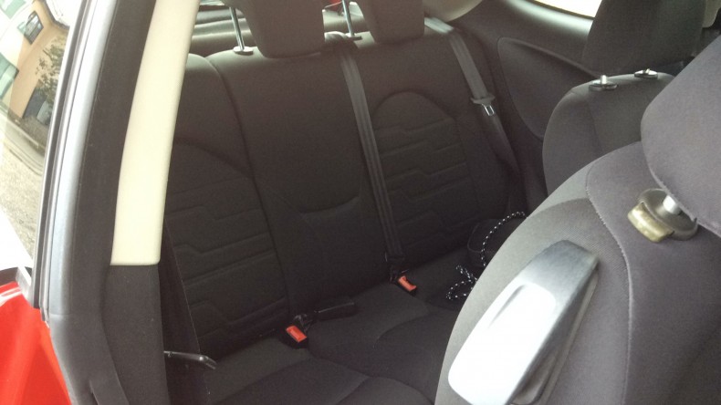 内装後方シート