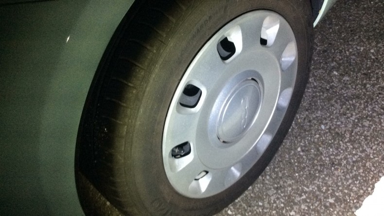 タイヤホイール前