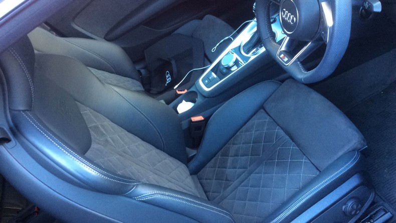 内装前方シート