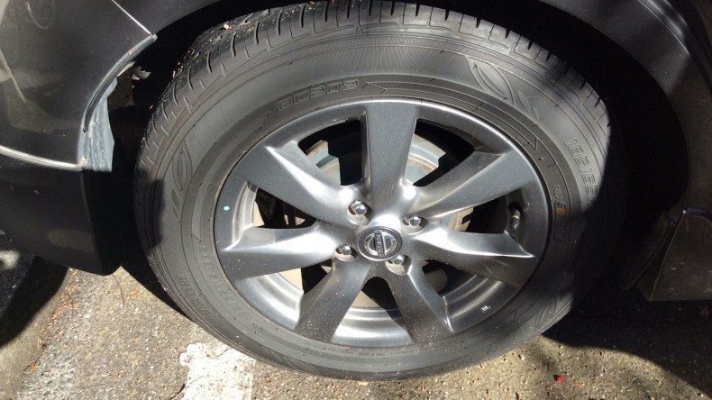 タイヤホイール前