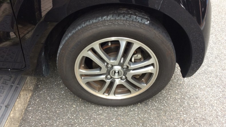 タイヤホイール前