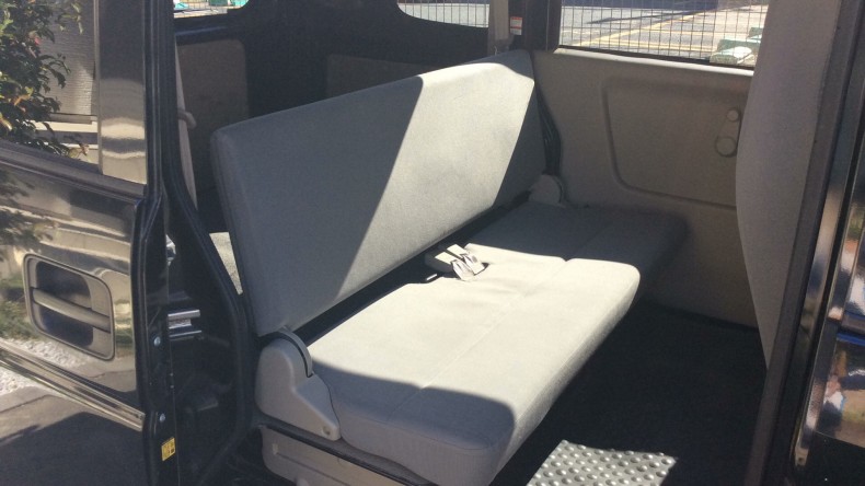 内装後方シート