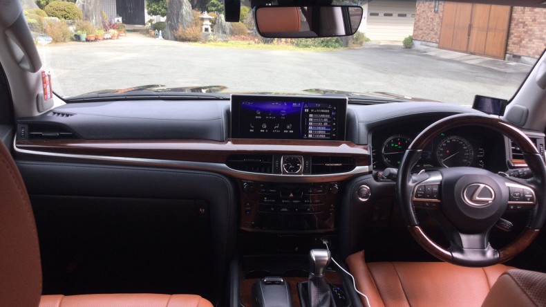 内装インパネ全体