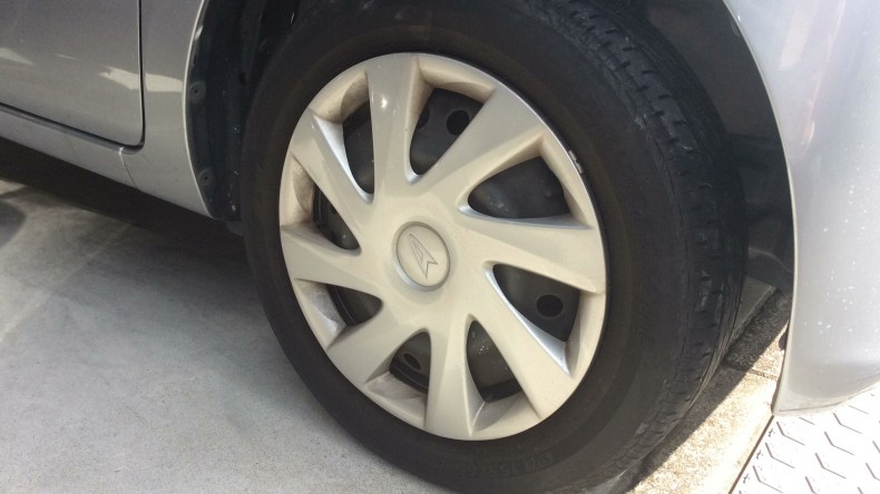 タイヤホイール前