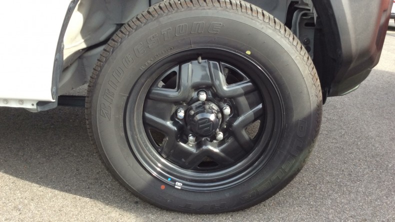 タイヤホイール前