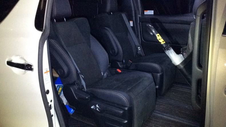 内装後方シート