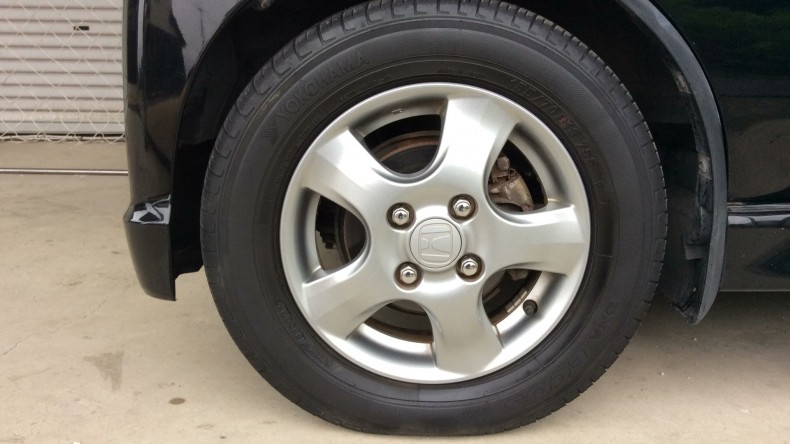 タイヤホイール前