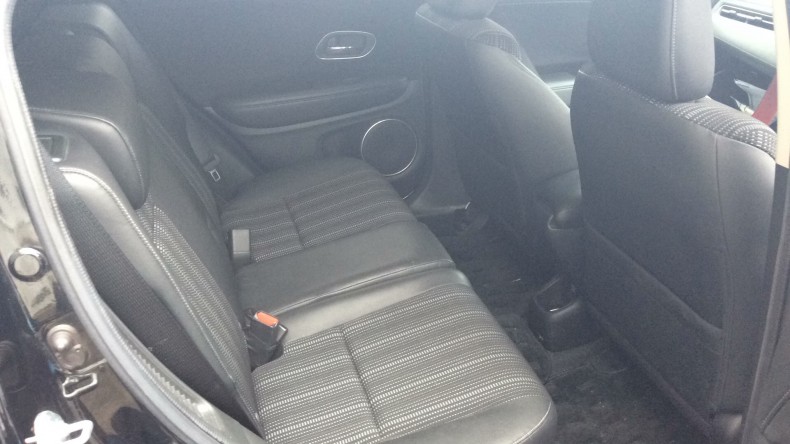 内装後方シート