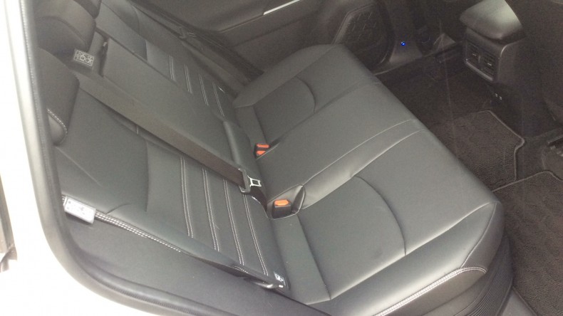 内装後方シート