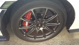 タイヤホイール前