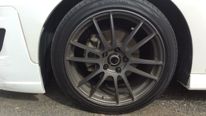 タイヤホイール前