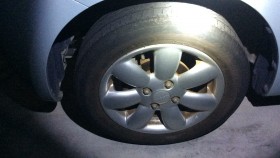 タイヤホイール前
