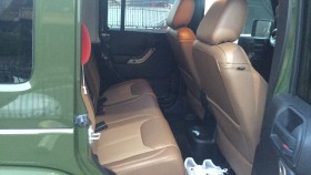 内装後方シート