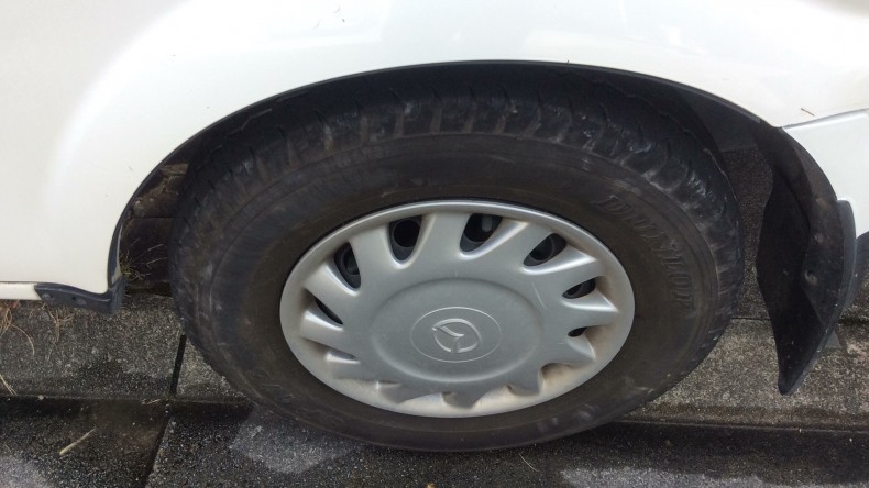 タイヤホイール前