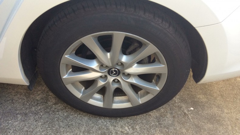 タイヤホイール前