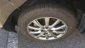 タイヤホイール前