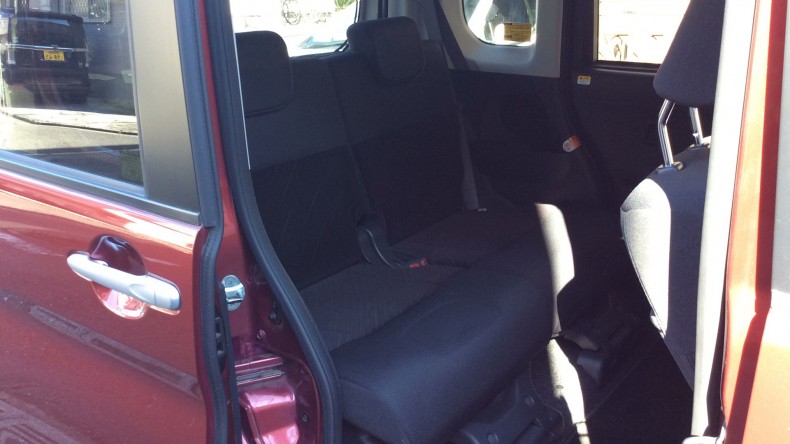 内装後方シート