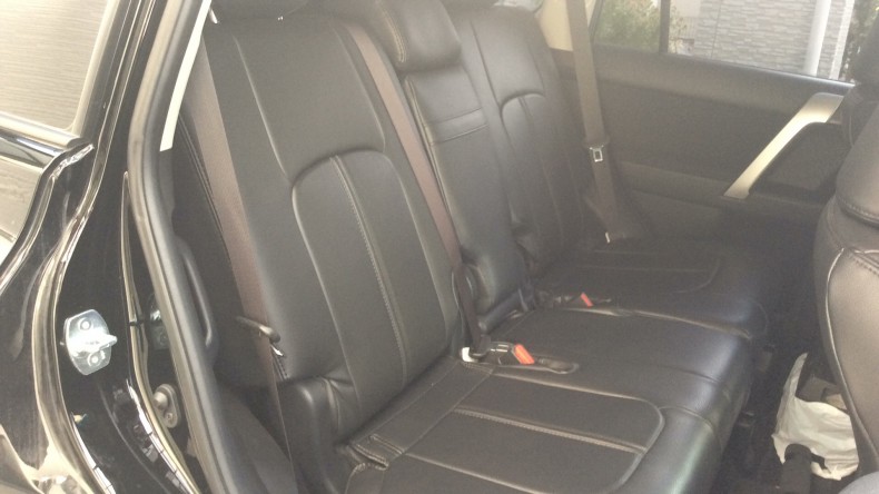 内装後方シート