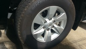 タイヤホイール前