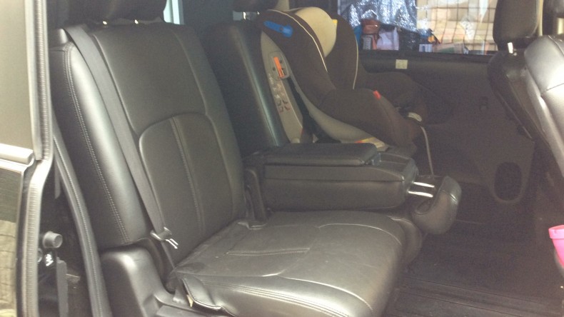 内装後方シート