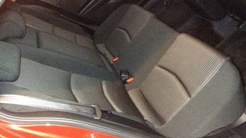 内装後方シート