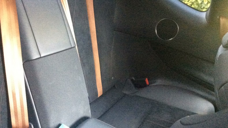 内装後方シート