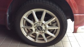 タイヤホイール前