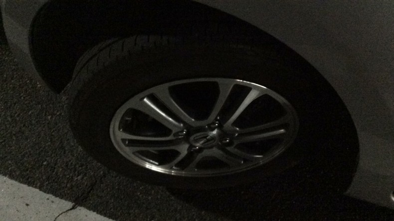 タイヤホイール前