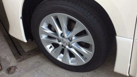 タイヤホイール前