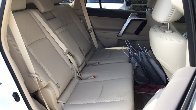 内装後方シート