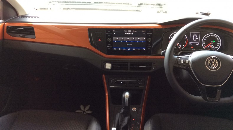 内装インパネ全体