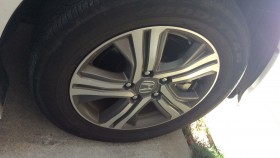 タイヤホイール前